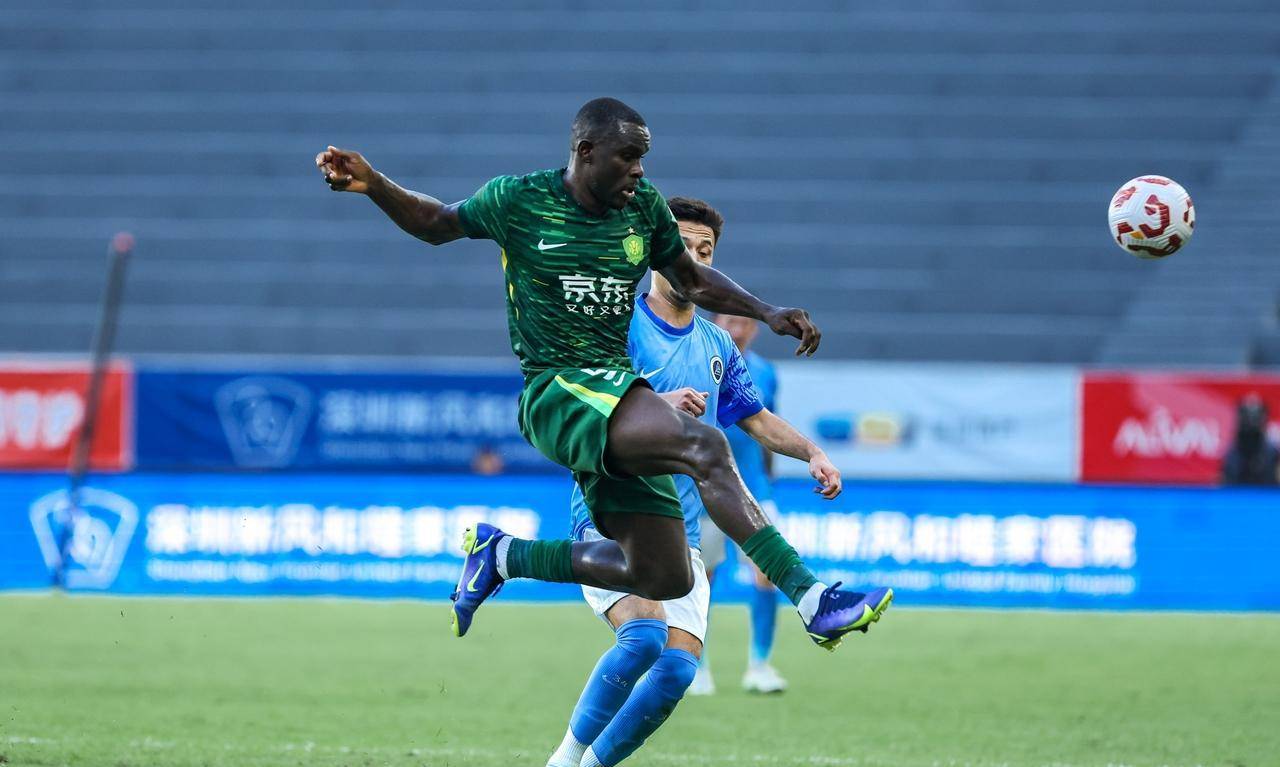 包含北京国安训练开放日，今晨外线爆发引欢呼，欧超杯在即，球队文化再被提及的词条