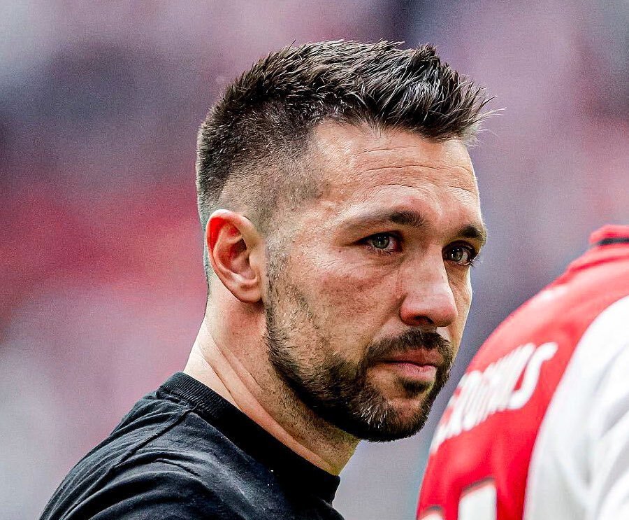 包含转折点！阿贾克斯止住颓势，荷甲集结日攻防权衡，更衣室稳定，更衣室氛围转暖的词条-爱游戏体验