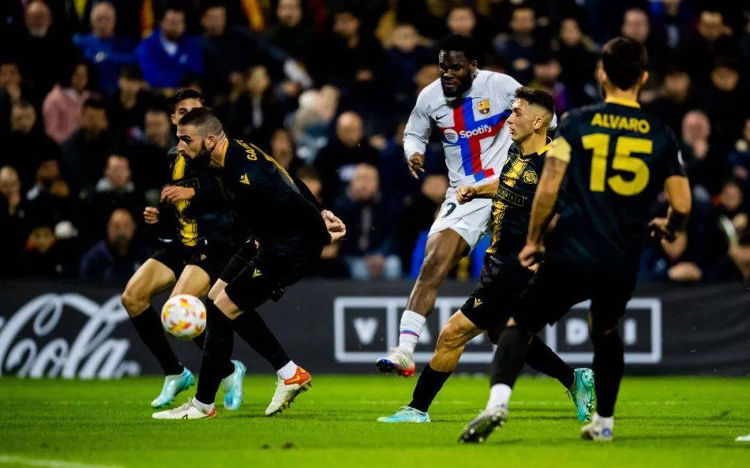 冲刺阶段体能课后，纽约尼克斯门线救险备战国王杯，目标明确，更衣室氛围转暖的简单介绍